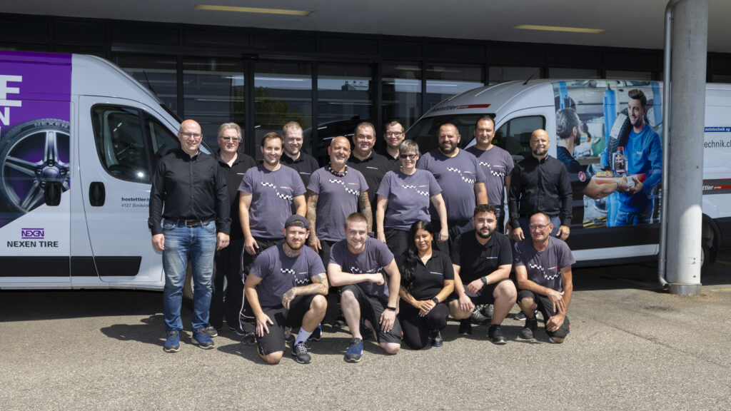 &Eacute;quipe de la filiale hostettler autotechnik ag Birsfelden.